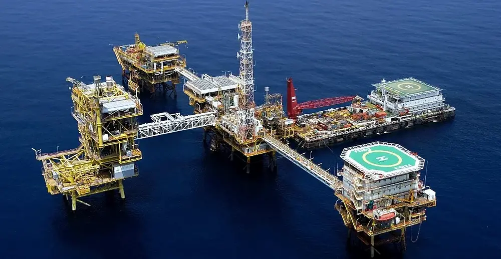 Offshore oil and gas platform